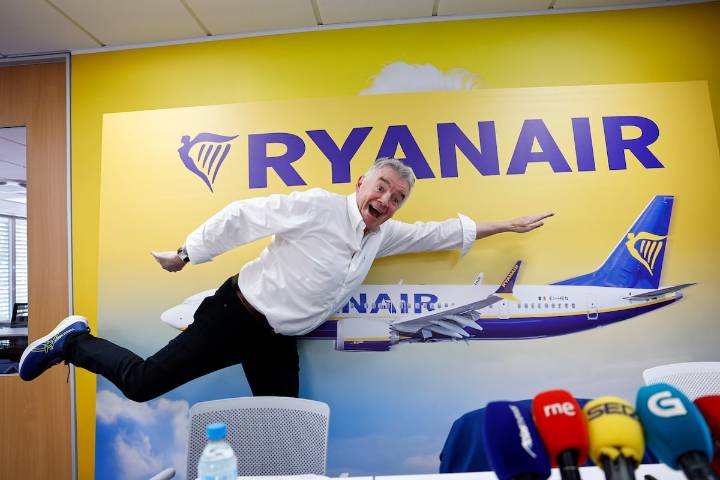 Ryanair cumple con su amenaza y recorta otras 1,2 millones de plazas para el próximo verano
