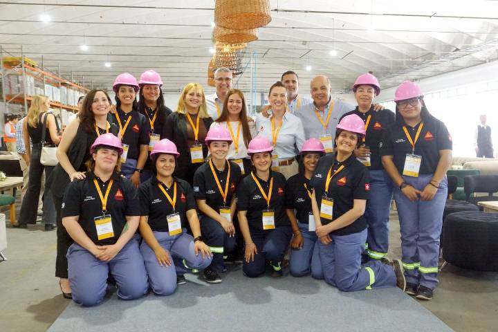 Novedad. Una empresa líder de soluciones químicas para la construcción inauguró una planta operada exclusivamente por mujeres