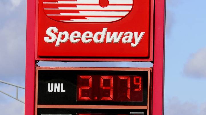 Michigan drivers see lowest gas prices in years