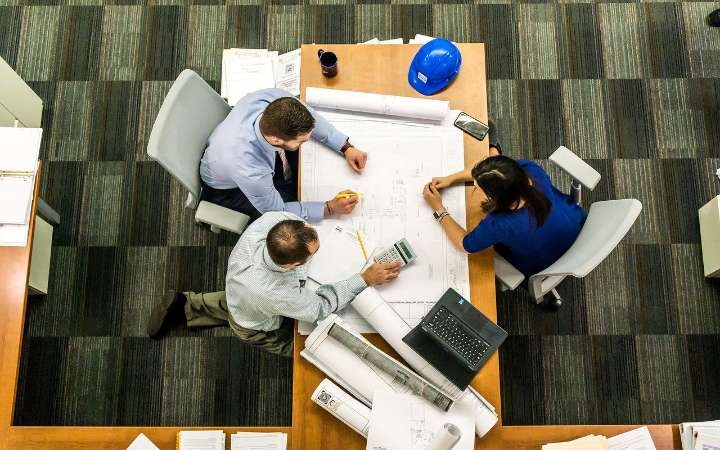 El Gobierno modera el cambio de la cotización de los autónomos