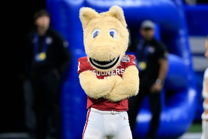 How to watch Oklahoma vs Texas college football streaming free today; Channel, time, odds