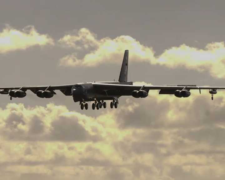 Bombarderos B-52 de EEUU sobrevolaron el Caribe cerca de Venezuela en plena escalada de tensiones