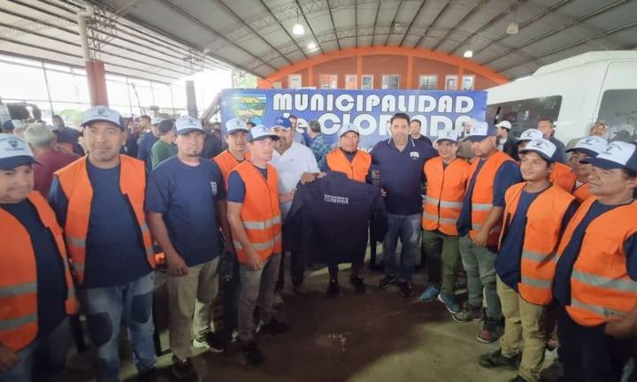 Los poderes Ejecutivo y Legislativo municipal adhirieron al aumento anunciado por Insfrán