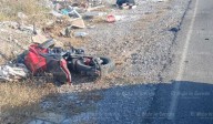 Mueren dos jóvenes en choque frontal de motocicletas en el ejido Maravillas