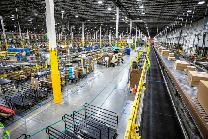 ‘Filling up within minutes’: Amazon hiring 250K seasonal workers including 11,500 employees in Pa.