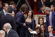 La invitada más elegante de los Premios Princesa de Asturias: americana con vestido a juego