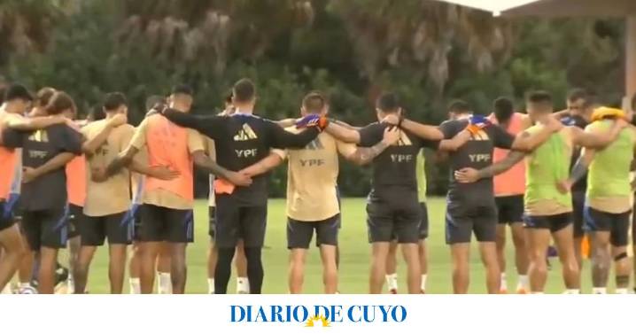 El conmovedor minuto de silencio de la Selección argentina por la muerte de Miguel Ángel Russo
