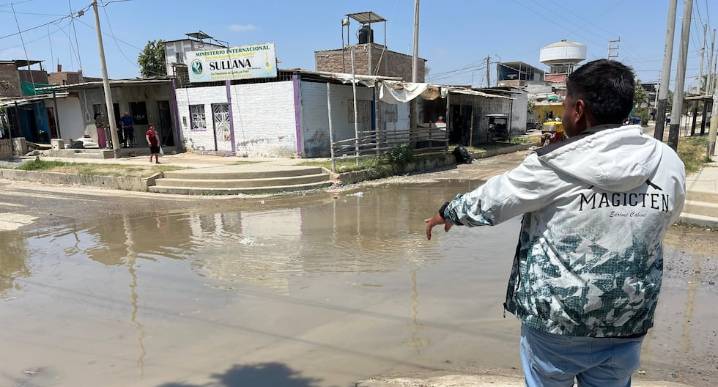 Piura: Vecinos denuncian que desagues inundan diversas calles