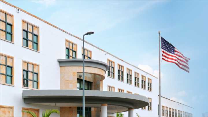 Congestión de citas para visas B1/B2 en la Embajada de EE. UU.: la espera es de más de 398 días, pero adelantarán la diligencia a estos perfiles