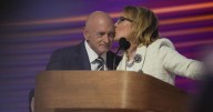 Kelly and Giffords to headline Iowa Democrats’ fundraiser
