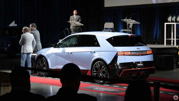Canada ends EV incentive, jeopardizing the future of rebates