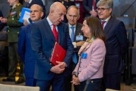 Robles sostiene que no puede haber dudas del compromiso de España con la OTAN y con la defensa de la paz en Ucrania