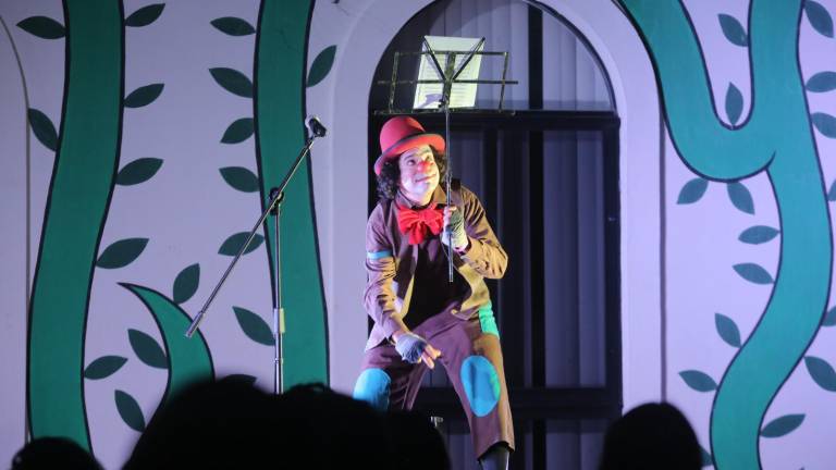 Ríen y reflexionan con el clown Izmir Gallardo en el cierre del Festival Cultural