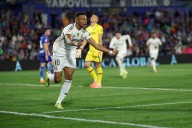 Mbappé rescata a un Real Madrid que afronta el Clásico como líder