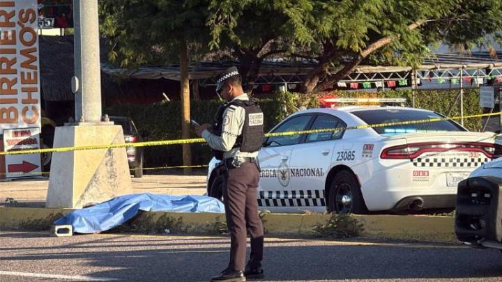 Hallan a dos hombres asesinados en la carretera México 15, en Culiacán