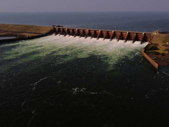 Yacyretá reactiva las obras que licitó Macri y busca créditos para terminar la ampliación en 4 años