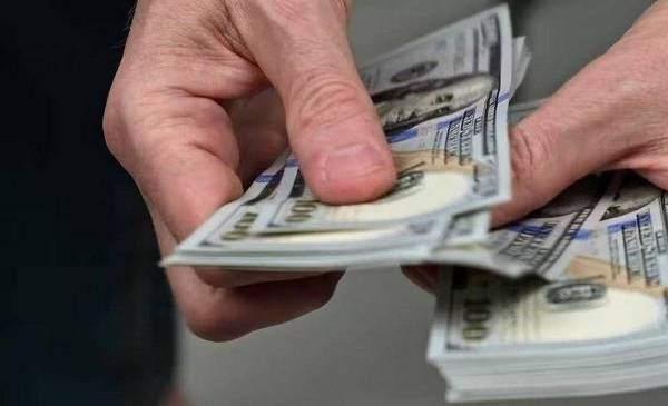 Cede la presión sobre el dólar oficial