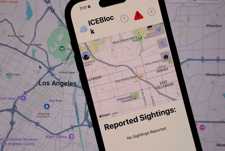 After DOJ Pressure, Apple Removes App That Let Users Report Local ICE Sightings