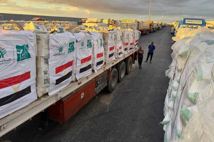 Humanitarian workers detail challenges getting aid into Gaza despite ceasefire