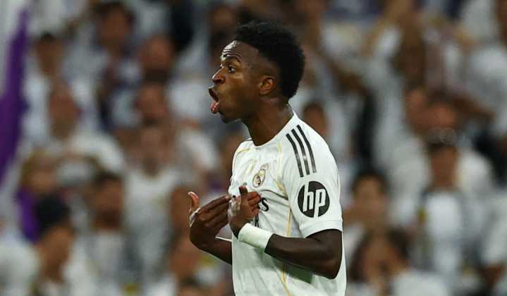 ¿Se va del Real Madrid? Vinícius Junior rompe el silencio tras su berrinche por salir de cambio en El Clásico