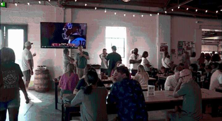 Norman turns out for OU-Texas watch party