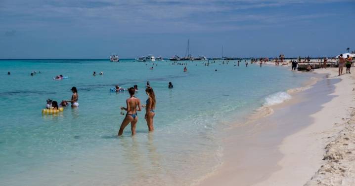 Acceso gratuito a playas y áreas naturales en México: diputados avalan reforma que prohíbe el cobro de entrada