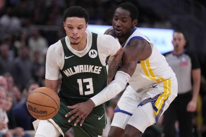 Rollins brilla por Bucks, que vencen 120-110 a Warriors sin Antetokounmpo – Chicago Tribune