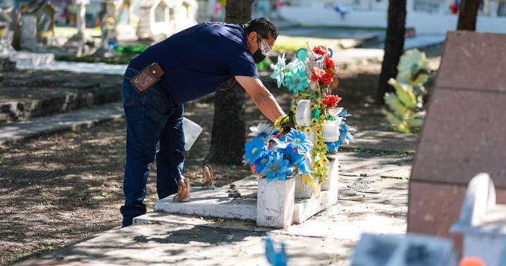 Esperan en panteones de San Pedro hasta 15 mil visitantes por el Día de Muertos