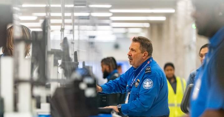 Atlanta airport security lines long again amid government shutdown