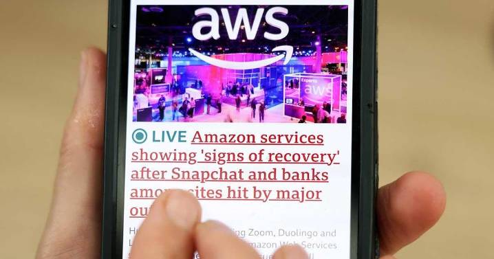 Lo que provocó el fallo global de Amazon Web Services este lunes