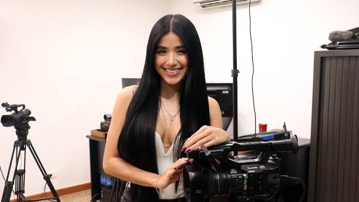 Jenny López, prometida de Jhonny Rivera, confesó lo que significa trabajar con el ídolo de la música popular