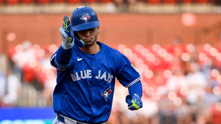 Blue Jays’ Andres Gimenez stays hot, clobbers 2