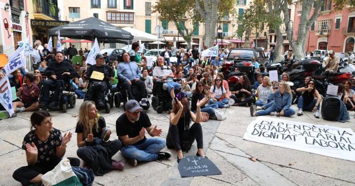Sexto día de huelga para los trabajadores de Dependencia con un seguimiento del 90 %