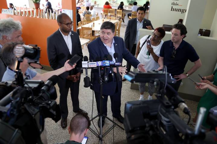 Illinois election filing opens amid GOP uncertainty, Dems’ remap push