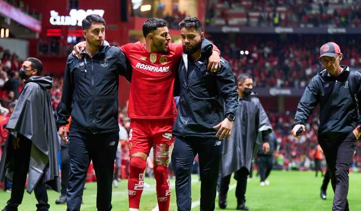 Alexis Vega se pierde el resto de la fase regular con Toluca… ¿por falta de descanso?