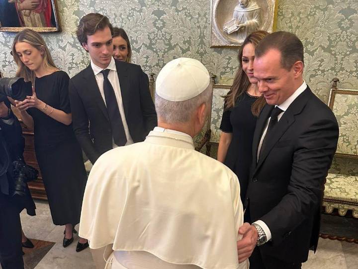 Olegario Vázquez Aldir, Presidente de Grupo Vazol, se reunió con el Papa León XIV en el Vaticano