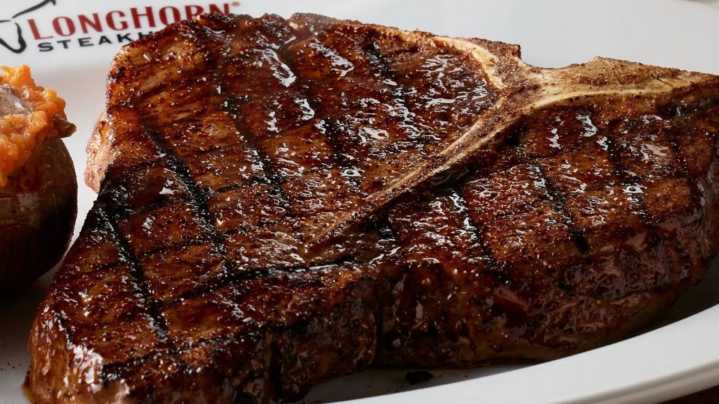 How LongHorn Steakhouse Determines Which Of Its 3 Seasonings To Use