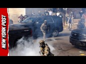 Chaotic Scene in Chicago as Federal Agents Swarm a Neighborhood