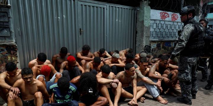 Tras el letal operativo policial en Río de Janeiro, Brasil busca asfixiar las finanzas de grupos criminales nacionales
