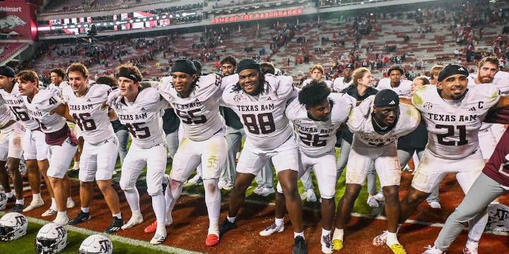 Texas A&M moves to No. 3 in AP poll