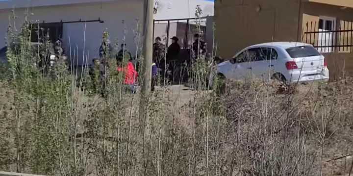 Encontraron sin vida a una madre y a su hijo en Caleta Olivia