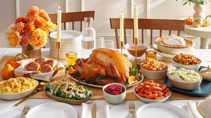 Here's what Aldi's $40 Thanksgiving meal for 10 includes