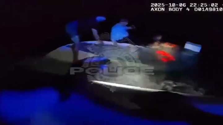Authorities release video showing rescue of 4 men after boat capsizes in Government Cut