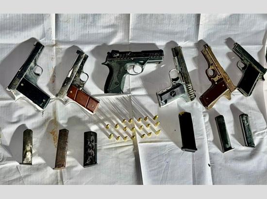 Two operatives of Bambiha gang held with six pistols from Barnala [ FULL VIEW ]
