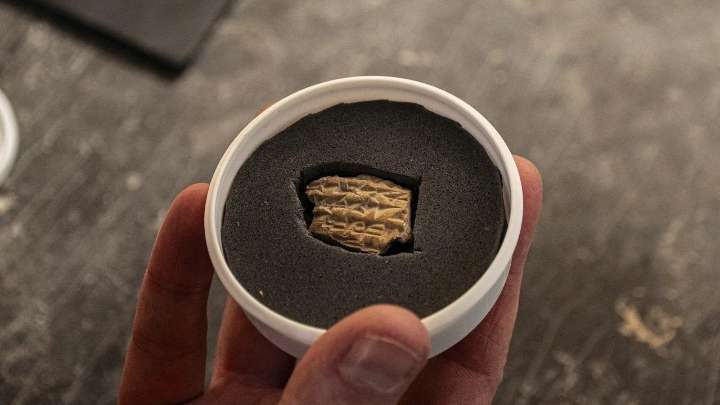 Encuentran en Jerusalén un misterioso sello asirio de 2.700 años que narra hechos recogidos en la Biblia