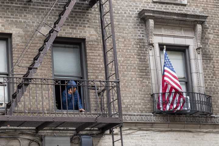 Dos hombres fallecen en Nueva York tras quedar atrapados en sótanos inundados