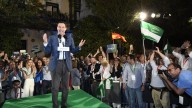 El CIS andaluz da a Juanma Moreno una mayoría absoluta muy justa gracias a que María Jesús Montero no despega