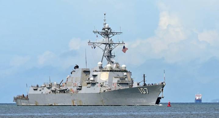 EE.UU. se prepara para bombardear instalaciones militares en Venezuela