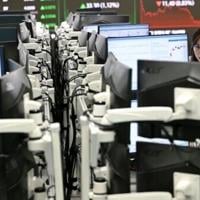Asian stocks fall with Wall St as US credit fears add to worries
