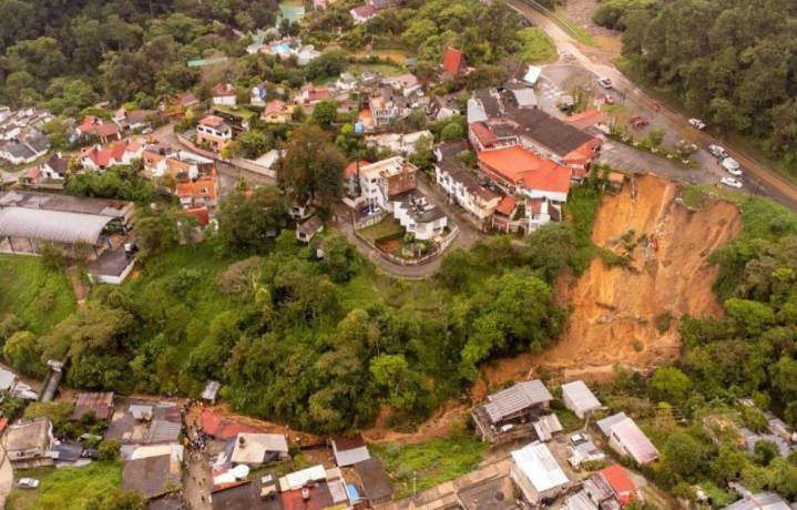 Lluvias dejan 47 muertos y 38 desaparecidos en cinco estados
